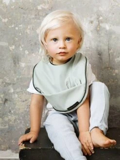 Bavoir Avec Poche ELODIE DETAILS Vert Pâle/lapin (mineral Green - Elodie Details -Boutique Bébé bavoir avec poche elodie details 2