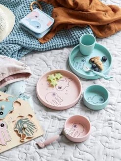 Coffret Repas 3 Pièces DONE BY DEER Sea Friends En Silicone Bleu - Done By Deer -Boutique Bébé coffret repas 3 pieces done by deer sea friends en silicone 5