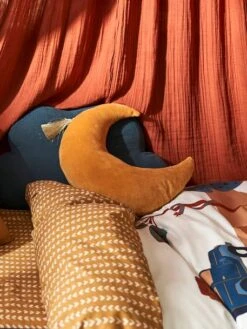 Coussin Lune En Velours EDEN INDIA Ocre - Vertbaudet 5 Coussin Lune En Velours EDEN INDIA Ocre - Vertbaudet -Boutique Bébé coussin lune en velours eden india 2