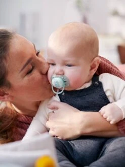 Lot De 2 Sucettes Ultra Douces 1er âge Philips AVENT Lapin Blanc - Philips Avent -Boutique Bébé lot de 2 sucettes ultra douces 1er age philips avent 3