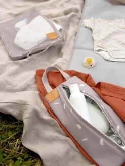 Pochette Isotherme LÄSSIG Taupe - Lassig -Boutique Bébé pochette isotherme lassig 4