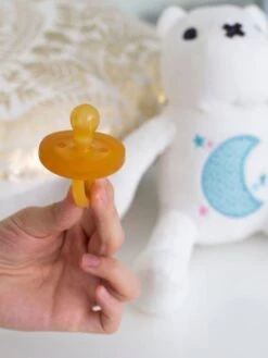 Sucette à Bout Rond Tout Latex 6 Mois+ SUAVINEX Naturel - Suavinex -Boutique Bébé sucette a bout rond tout latex 6 mois suavinex 3