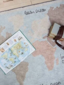 Tapis Coton Lavable Mappemonde LORENA CANALS Bleu Ciel - Lorena Canals 7 Tapis Coton Lavable Mappemonde LORENA CANALS Bleu Ciel - Lorena Canals -Boutique Bébé tapis coton lavable mappemonde lorena canals 2